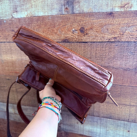 Unisex Jack Georges Voyagers Collection Leather Crossbody - Picture 6 of 16